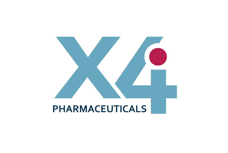 Logo da X4 Pharmaceuticals com as letras 'X4' em azul claro, estilizadas com um ponto vermelho no interior do '4', acompanhadas do texto 'Pharmaceuticals' em azul escuro abaixo.